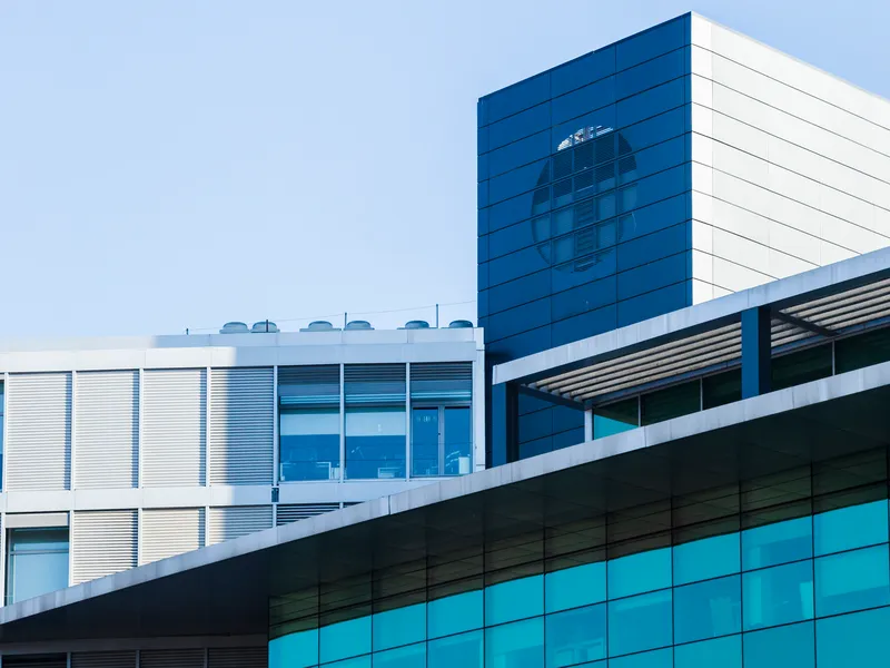 Vue extérieure de la Clinique de Champel - un environnement de travail privilégié à Genève